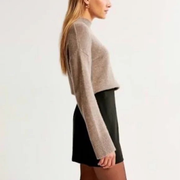 A&F Scarlett Curve Love Mini Skort - Picture 5 of 16